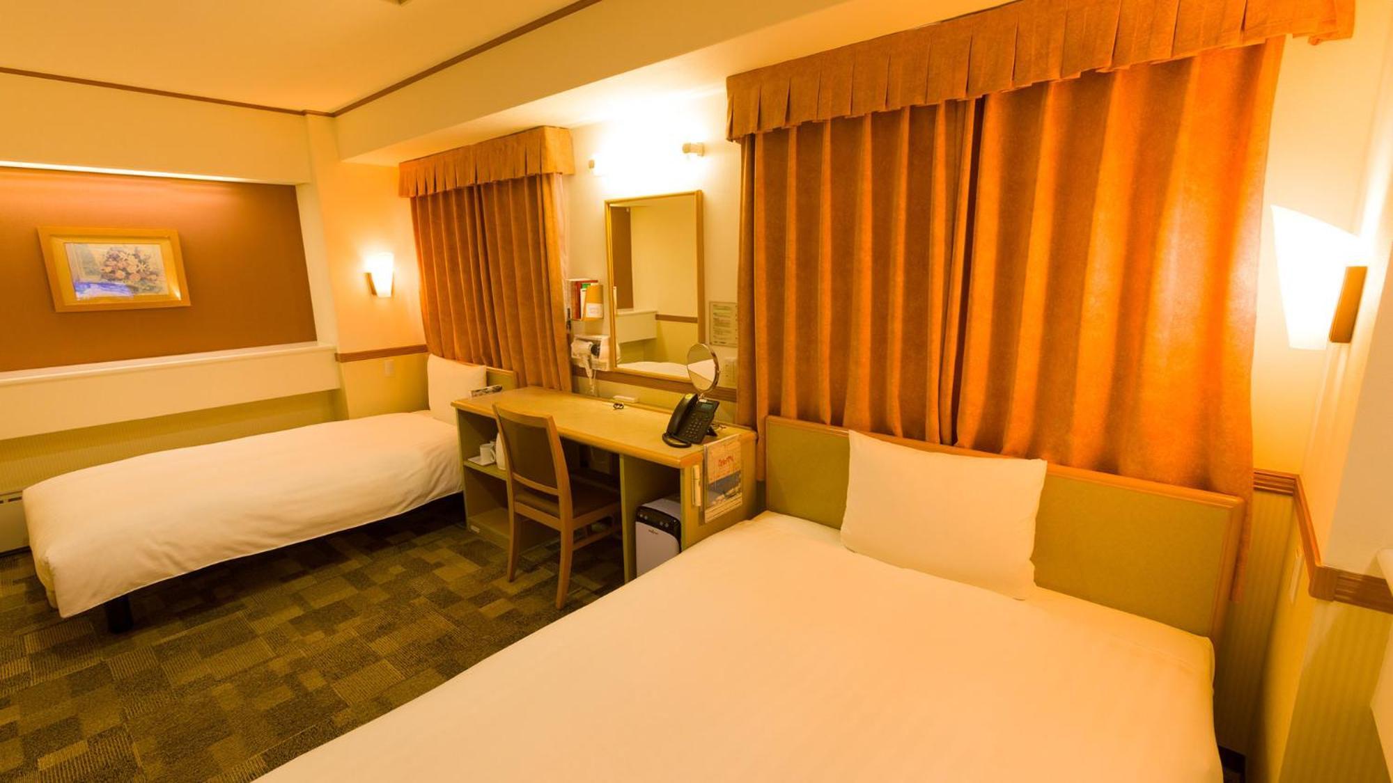 Toyoko Inn Higashi-Hiroshima Saijo Ekimae Habitación foto