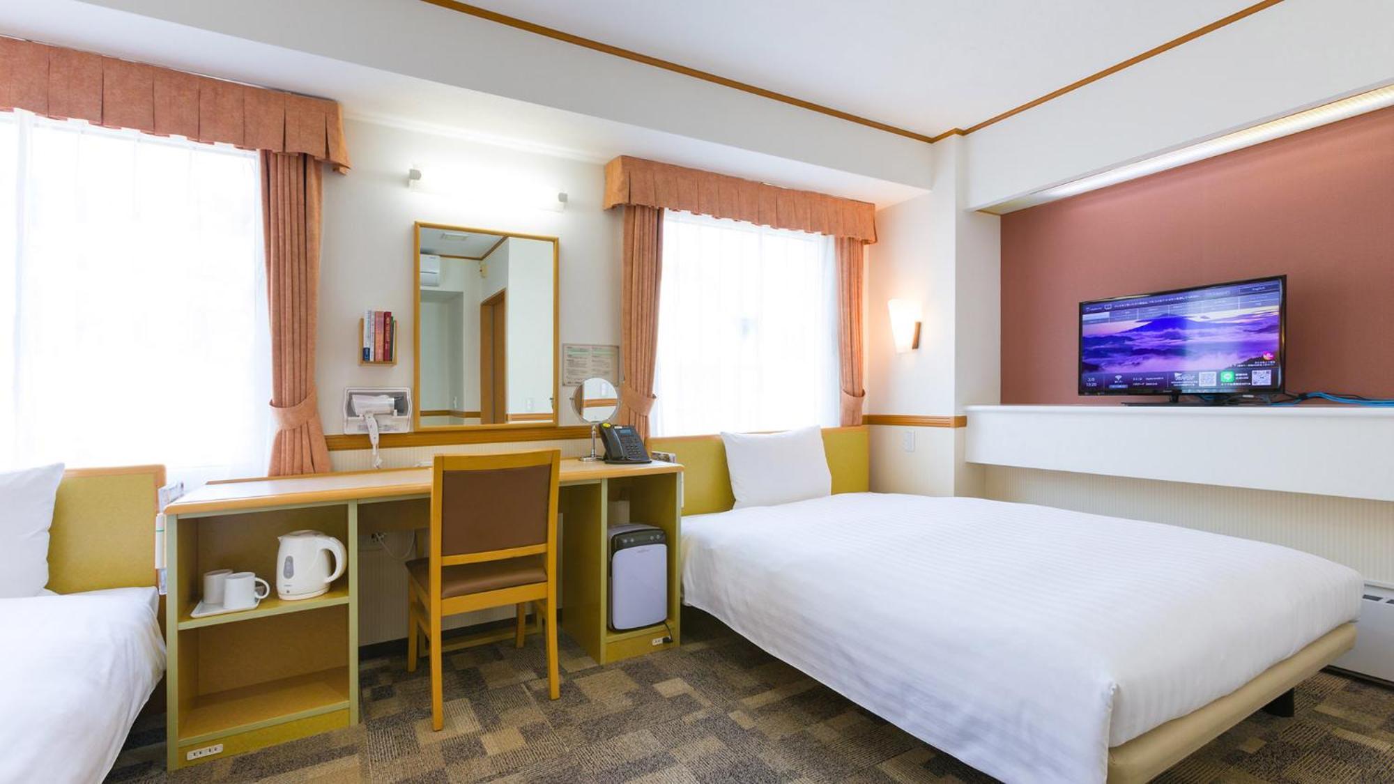 Toyoko Inn Higashi-Hiroshima Saijo Ekimae Habitación foto