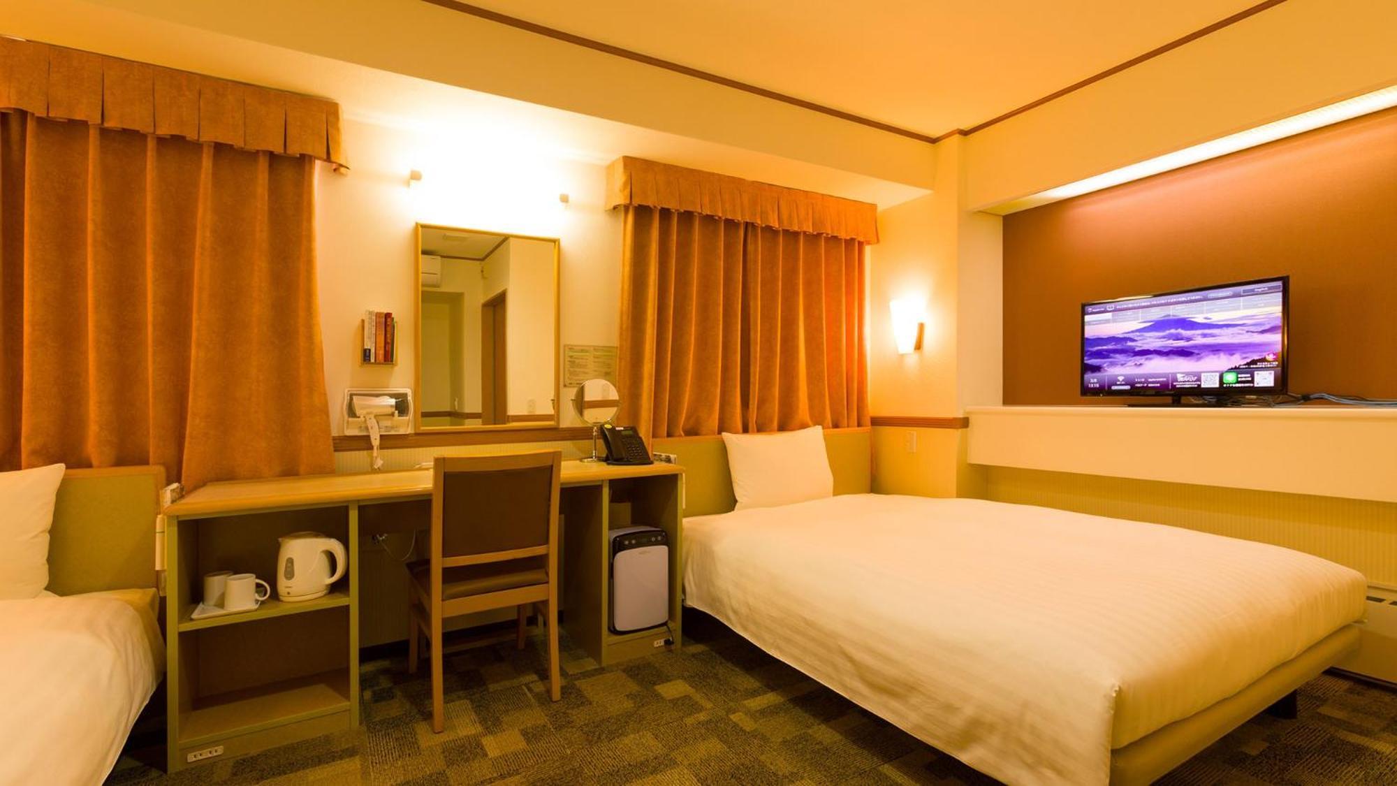Toyoko Inn Higashi-Hiroshima Saijo Ekimae Habitación foto